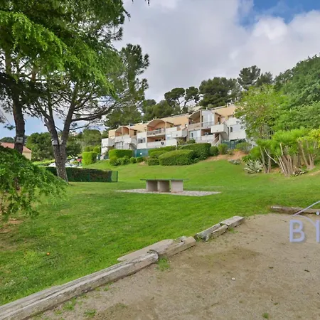 Large With Swimming Pool And Open View *